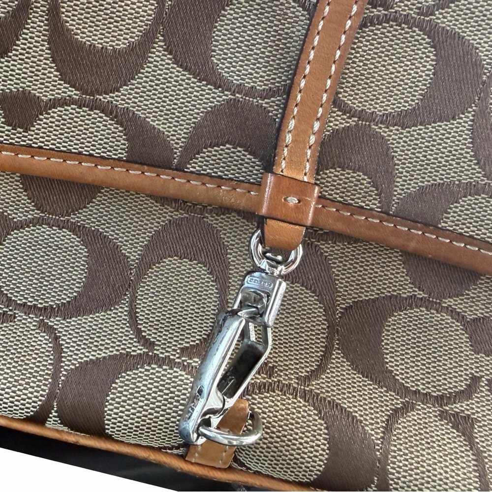 Vintage Coach Tan and Brown Signature Shoulder Bag. - Picture 7 of 7